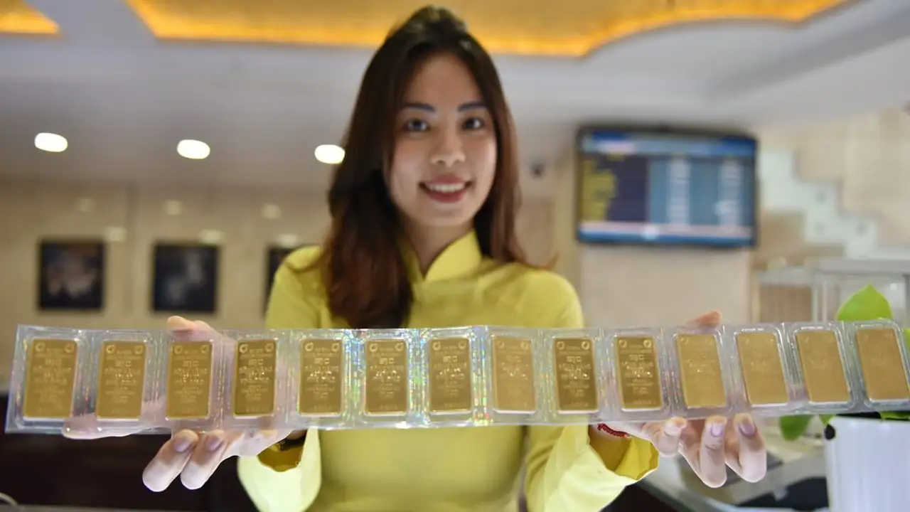 استمرار فجوة الذهب عند 20 مليون دونغ فيتنامي رغم تراجع الأسعار العالمية